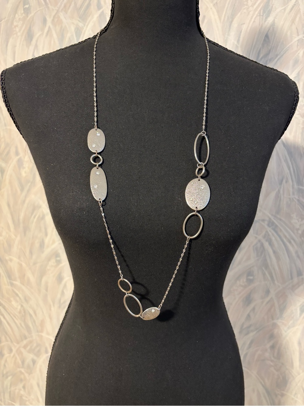🌻Gwen Long Silver Oval Link Crystal Panel 
Necklace 34”